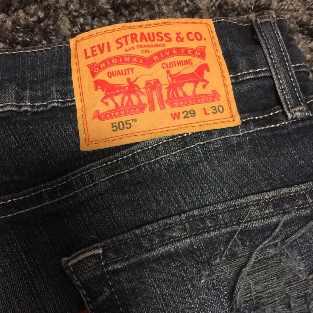 Vintage Levi’s shorts - Picture 3 of 3